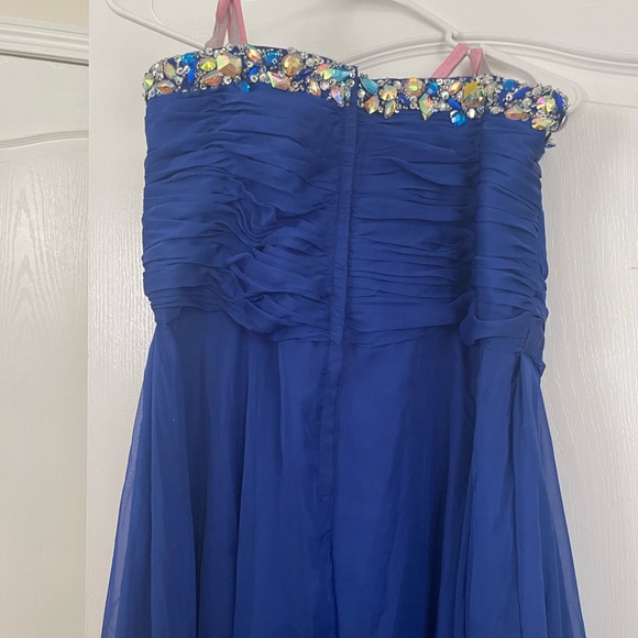 Prom dress - Picture 1 of 3